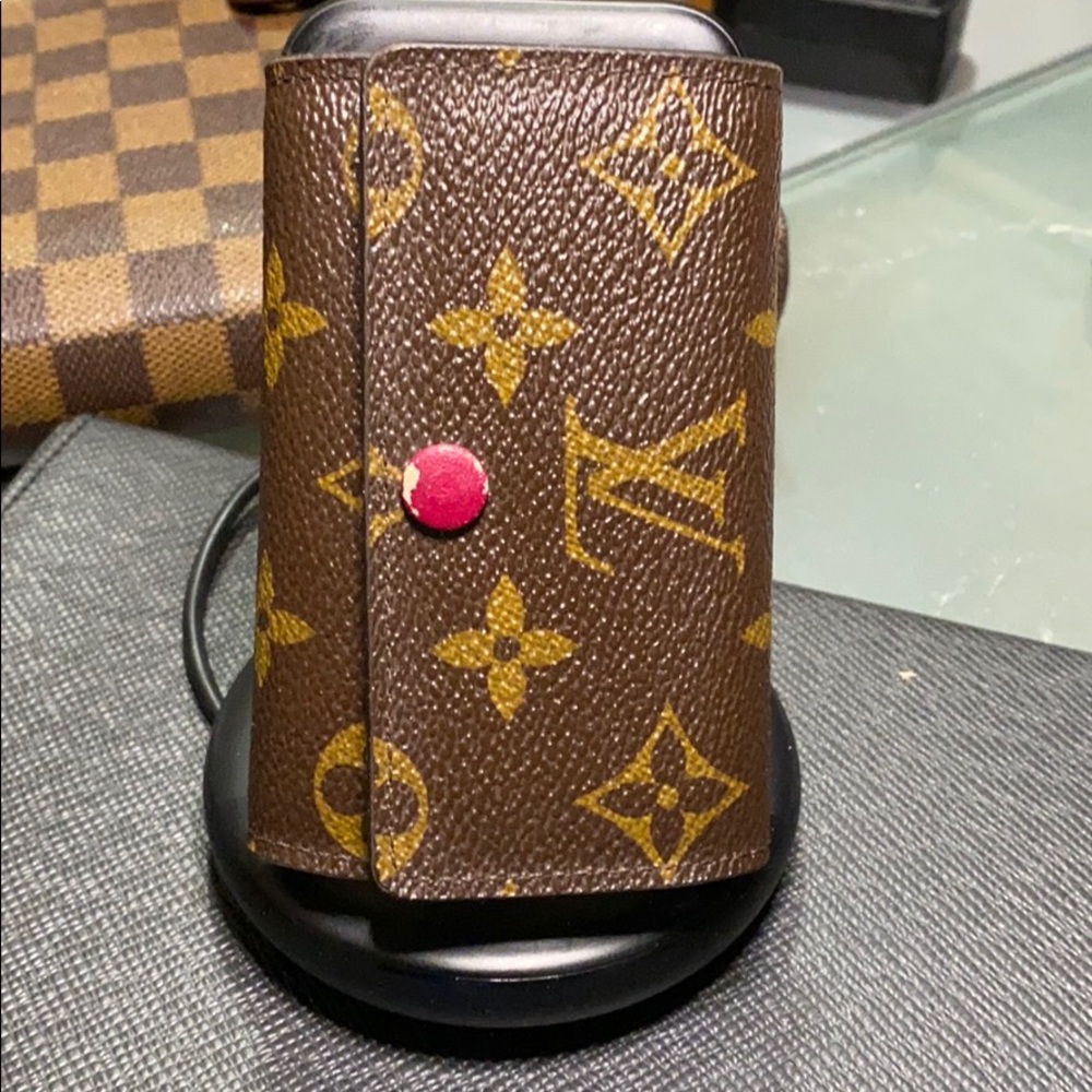 Louis Vuitton Pivoine 6 Key case holder